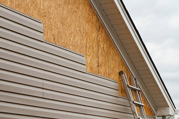 24/7 Emergency Storm Damage Siding Repair experts in North Canton, CT